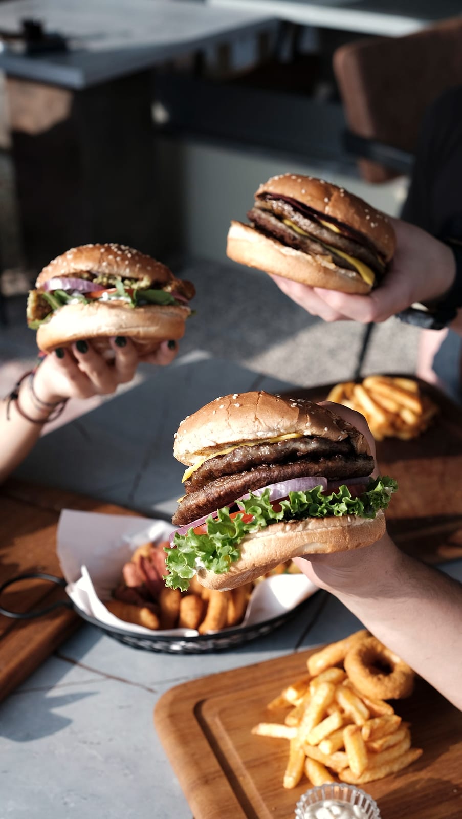 Burgers en friet om te delen