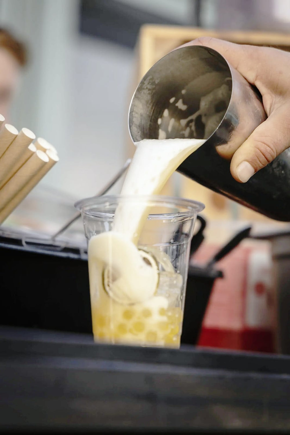 Verse bubble tea wordt ingeschonken