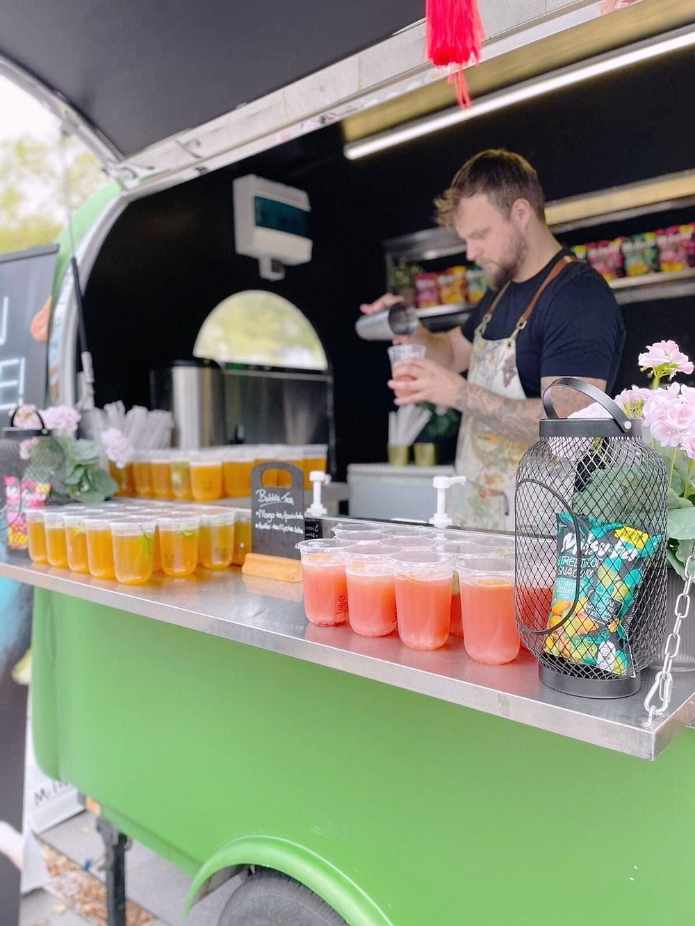Verse drankjes worden bereid aan de bar
