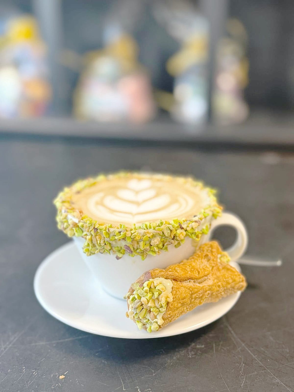 Cappuccino met cannoli