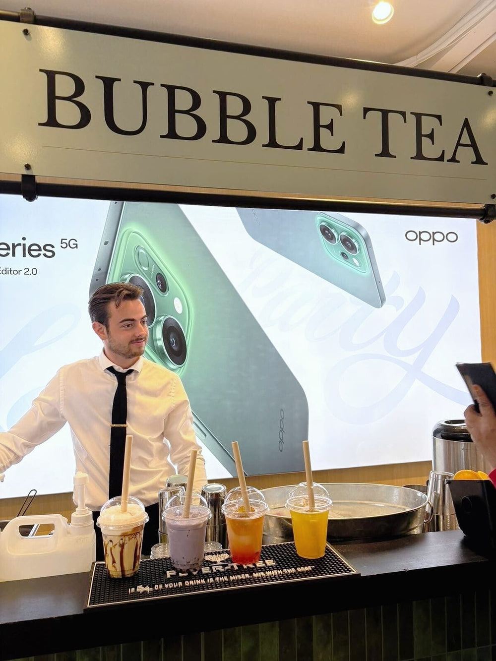 Barista van MR. Catering bij een productlancering
